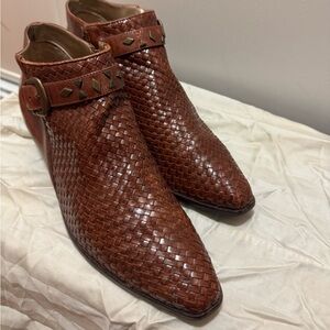 Brown Woven Leather Women’s Shoes